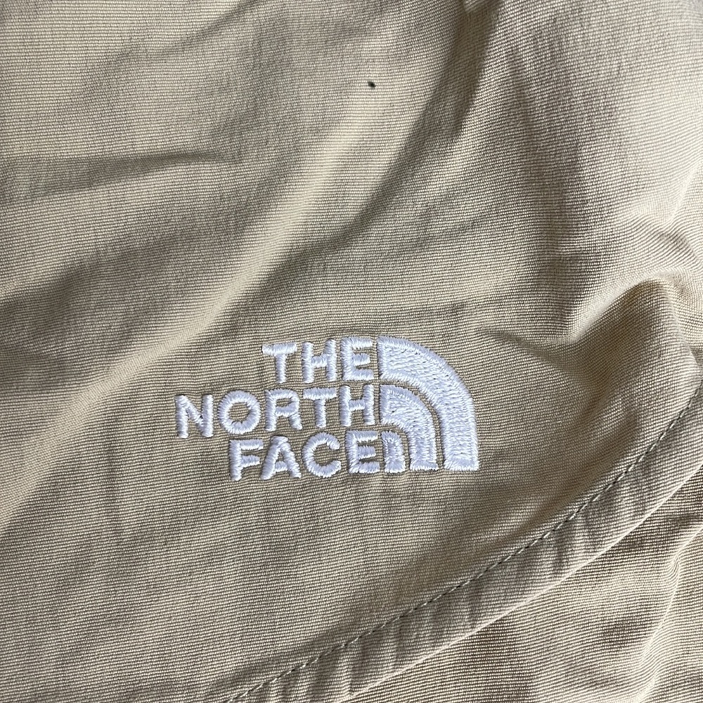 NWOT The North Face Shorts - Picture 2 of 3